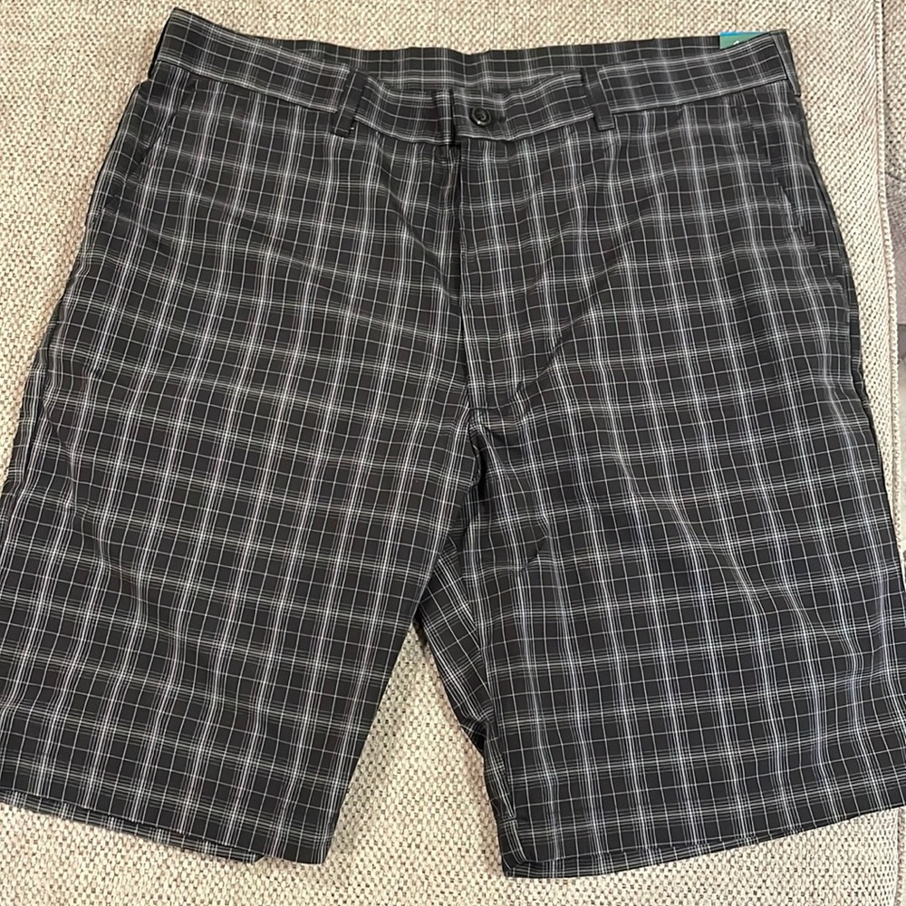Ben Hogan men’s performance shorts - size 36 NWT